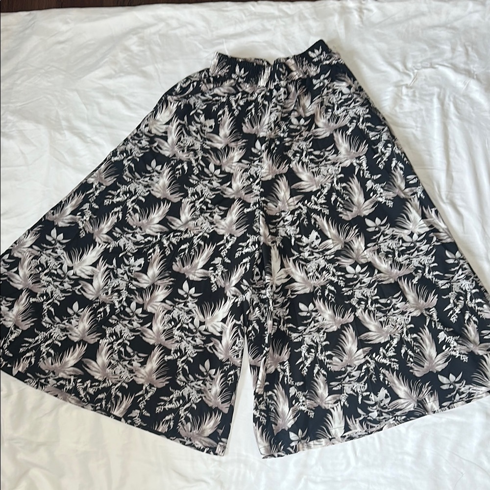 My Story Black and White Floral Pants